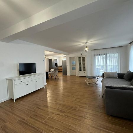 Vila Andrea Oradea Luaran gambar