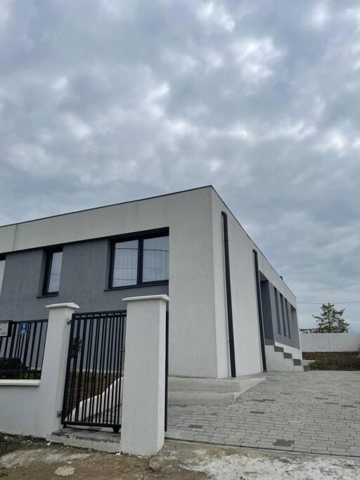 Vila Andrea Oradea Luaran gambar
