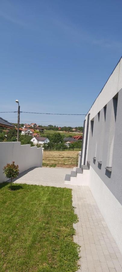 Vila Andrea Oradea Luaran gambar